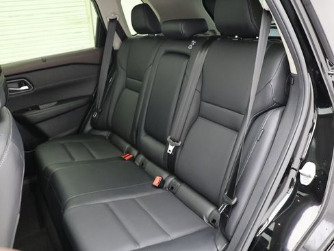 Used 2023 Nissan Rogue SV w/ SV Premium B Package image 11