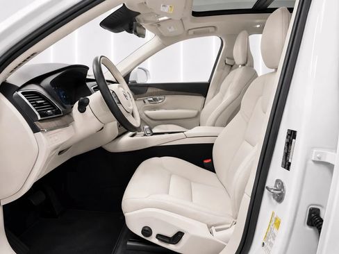 Used 2023 Volvo XC90 B6 Plus AWD/4WD image 9