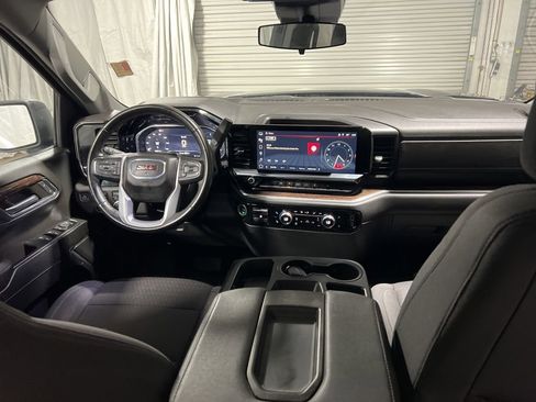 Used 2024 GMC Sierra 1500 Elevation AWD/4WD image 16
