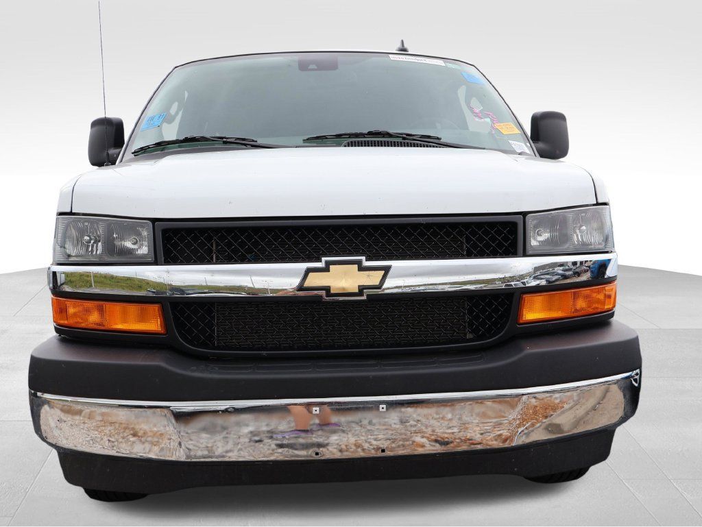 Used 2025 Chevrolet Express 3500 LT w/ LT Preferred Equipment Group RWD image 10