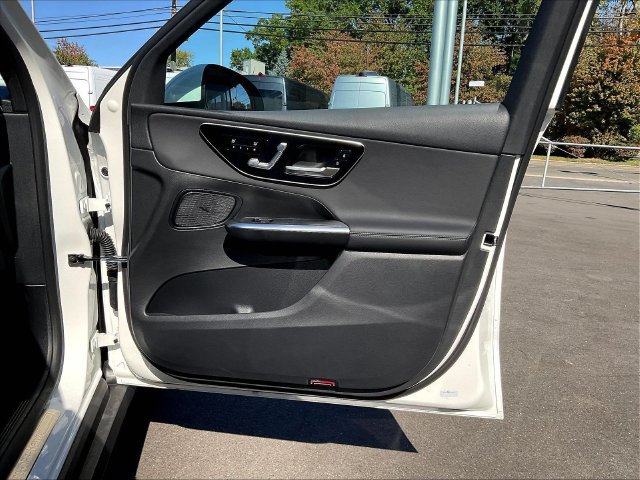 Used 2026 Mercedes-Benz GLC 300 4MATIC image 30