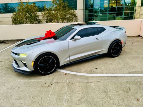 Used 2016 Chevrolet Camaro SS image 25