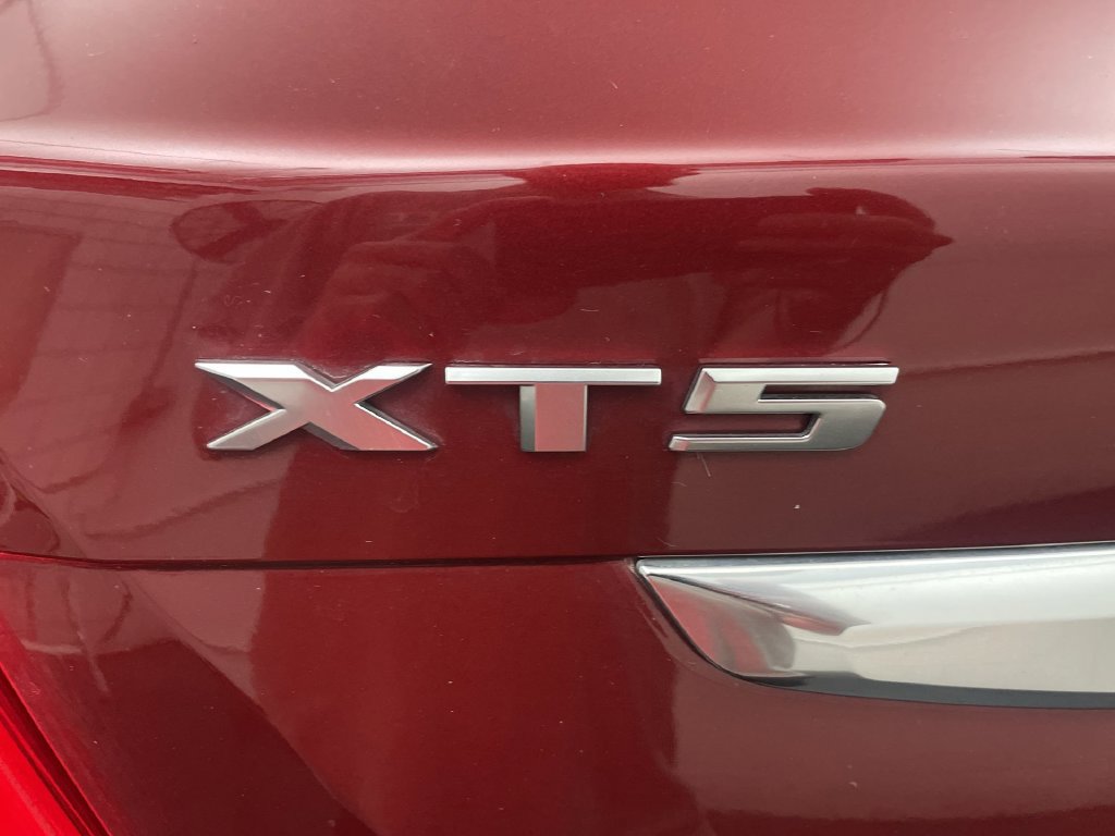 Used 2017 Cadillac XT5 Luxury w/ Driver Awareness Package FWD image 25