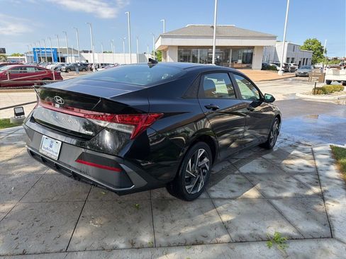 New 2025 Hyundai Elantra SEL FWD image 5