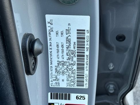 Used 2021 Toyota Tacoma TRD Sport w/ Technology Package RWD image 21