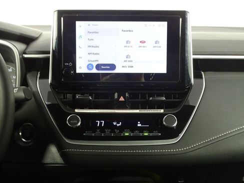 Used 2025 Toyota Corolla SE image 27