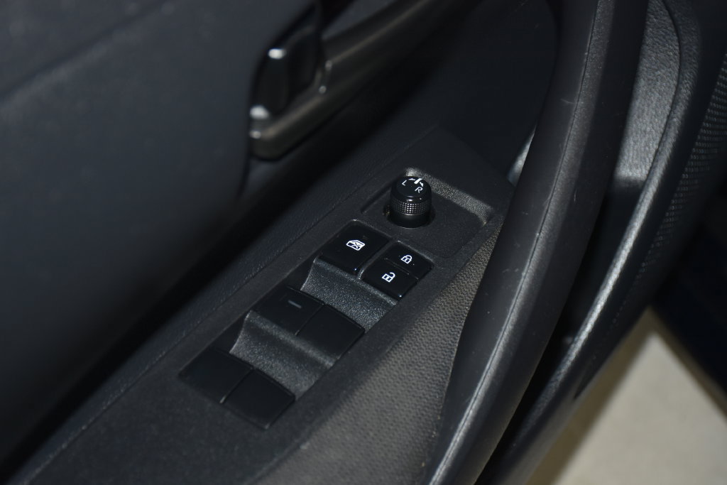 Used 2025 Toyota Corolla LE FWD image 23