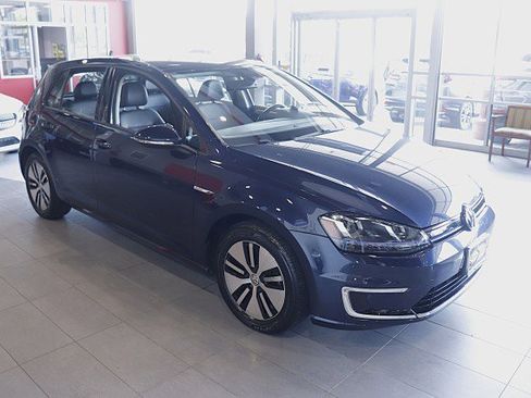 Used 2016 Volkswagen e-Golf SEL Premium image 8