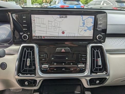 Certified 2023 Kia Sorento SX FWD image 24