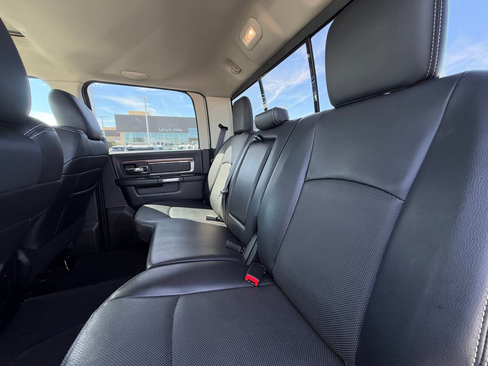 Used 2016 RAM 1500 Laramie w/ Convenience Group AWD/4WD image 17