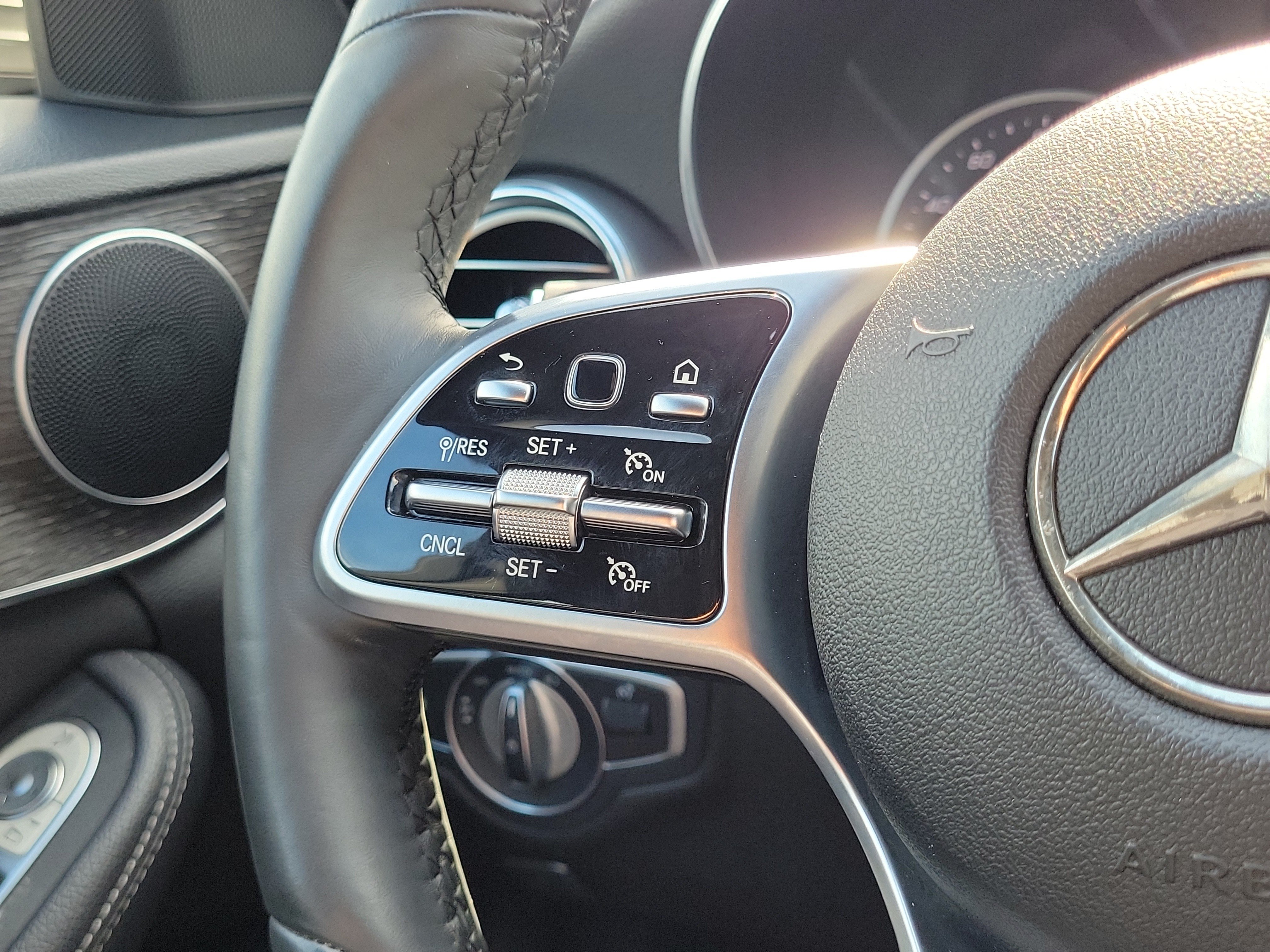 Used 2020 Mercedes-Benz C 300 Sedan image 35