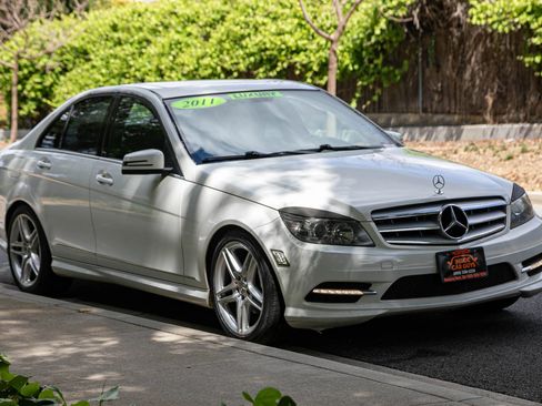 Used 2011 Mercedes-Benz C 300 Sedan image 3