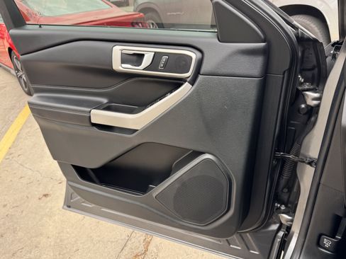 Used 2023 Ford Explorer XLT w/ Equipment Group 202A image 23