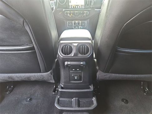 Used 2021 Jeep Wrangler Unlimited Sahara image 21