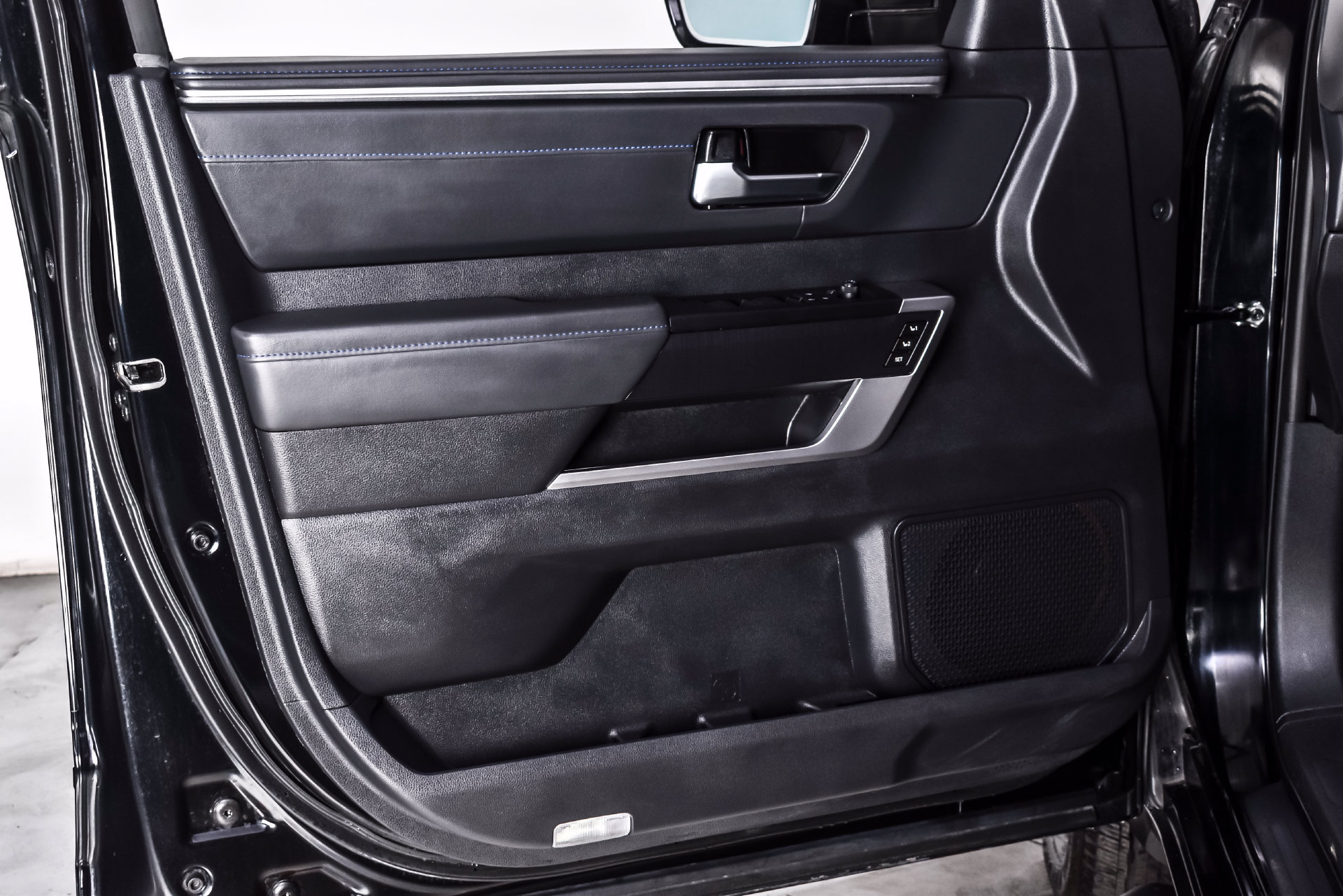 Used 2024 Toyota Tundra Platinum AWD/4WD image 12