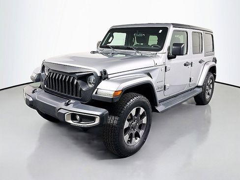 Used 2018 Jeep Wrangler Unlimited Sahara w/ Cold Weather Group image 3