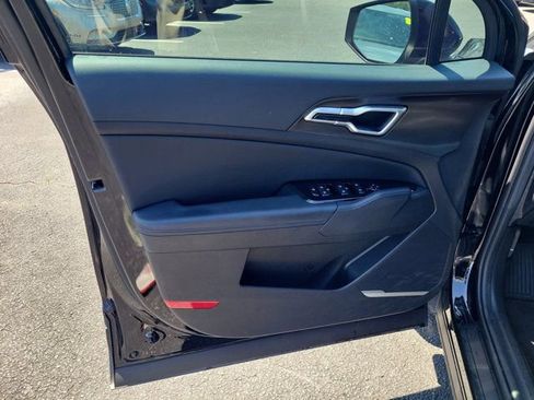 Used 2025 Kia Sportage EX FWD image 16