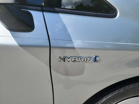 Used 2012 Toyota Prius Two FWD image 10