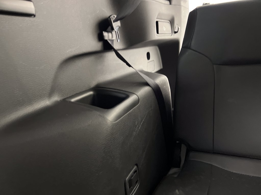 Used 2025 Mitsubishi Outlander SE FWD image 37