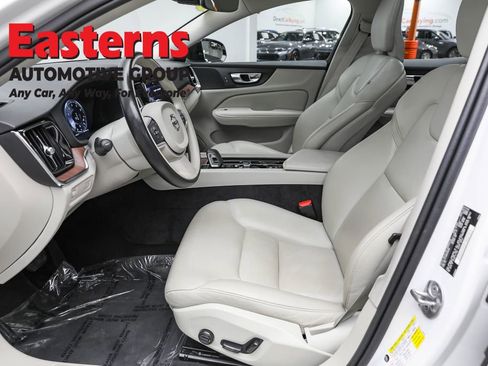 Used 2022 Volvo S60 B5 Momentum image 14