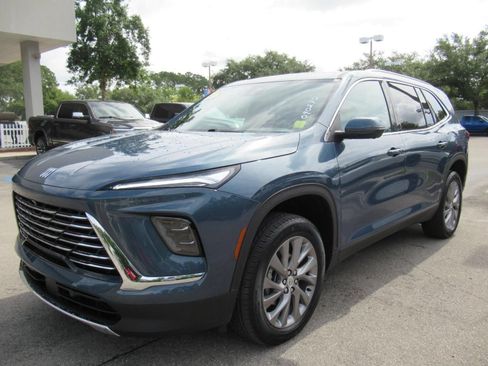 Used 2026 Buick Enclave Preferred FWD image 3
