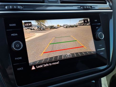 Certified 2023 Volkswagen Tiguan SEL R-Line image 28