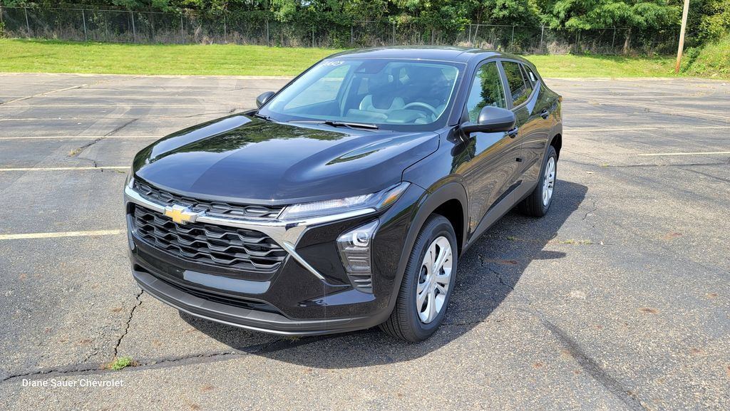 New 2026 Chevrolet Trax LS FWD image 5