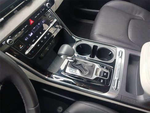 Used 2024 Kia Carnival SX image 11