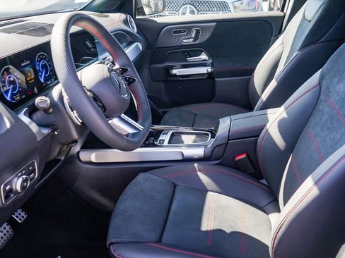 Used 2024 Mercedes-Benz EQB 300 4MATIC image 21