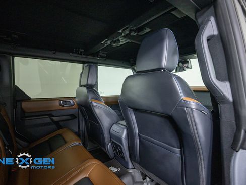 Used 2024 Ford Bronco Outer Banks AWD/4WD image 38