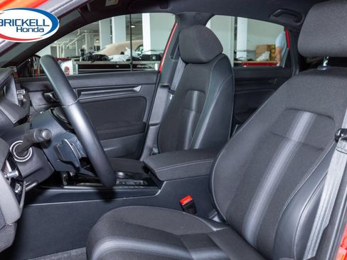 Used 2023 Honda Civic Sport image 17