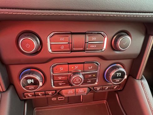 Used 2023 Chevrolet Tahoe High Country image 27