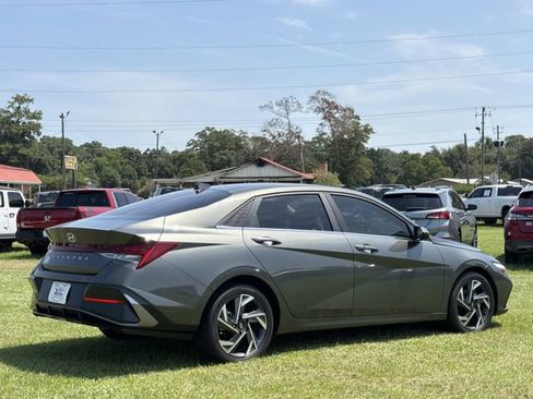 Used 2024 Hyundai Elantra SEL w/ Convenience Package FWD image 6