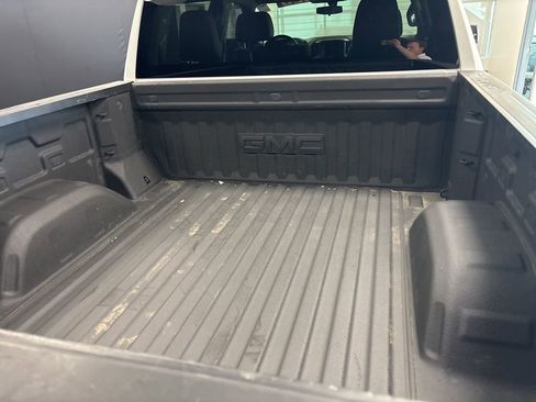 Used 2019 GMC Sierra 1500 4x4 Crew Cab w/ Convenience Package image 6
