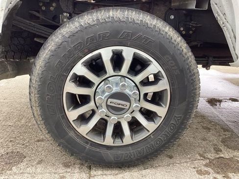 Used 2022 Ford F350 Lariat image 8
