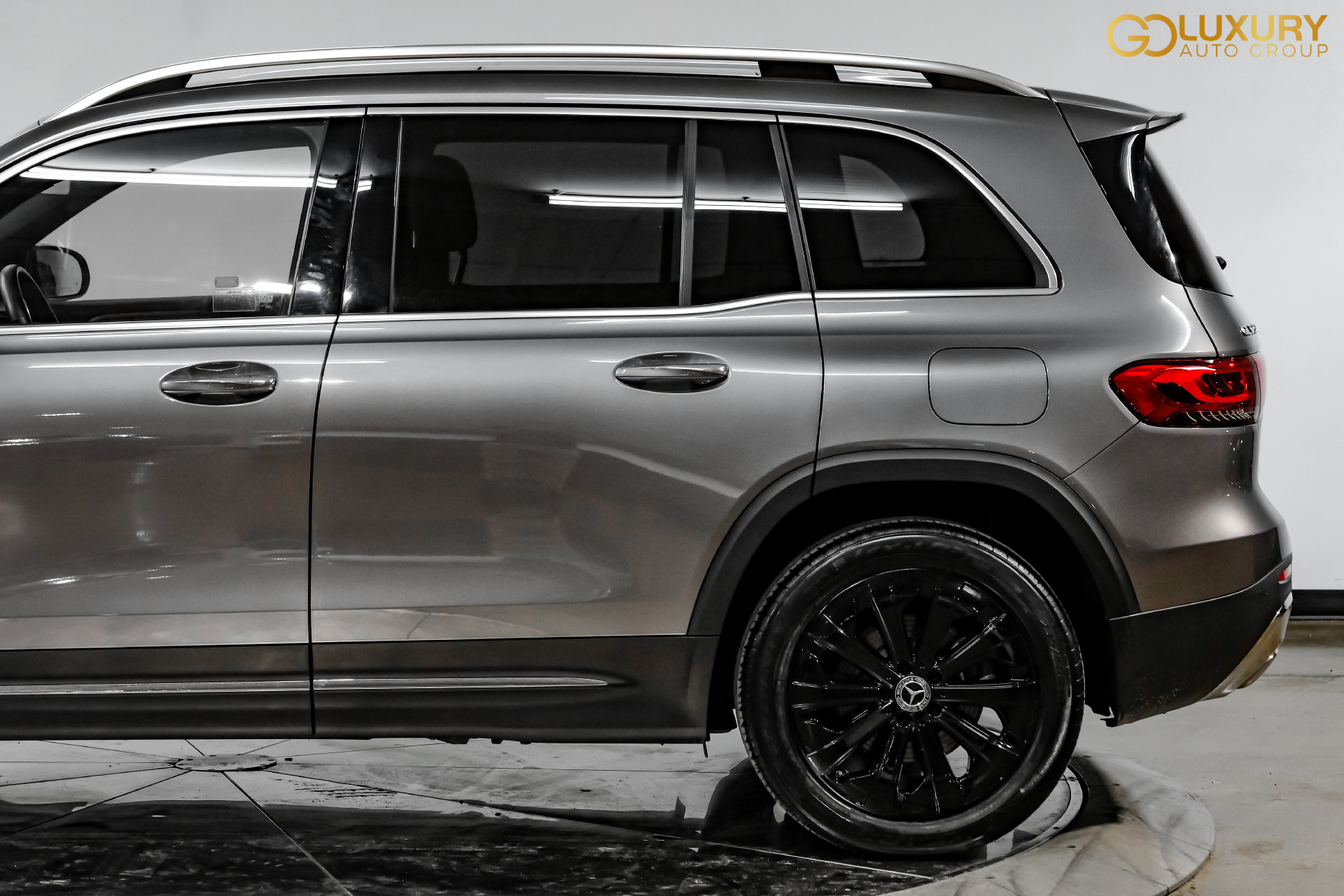 Used 2023 Mercedes-Benz GLB 250 w/ Premium Package image 15