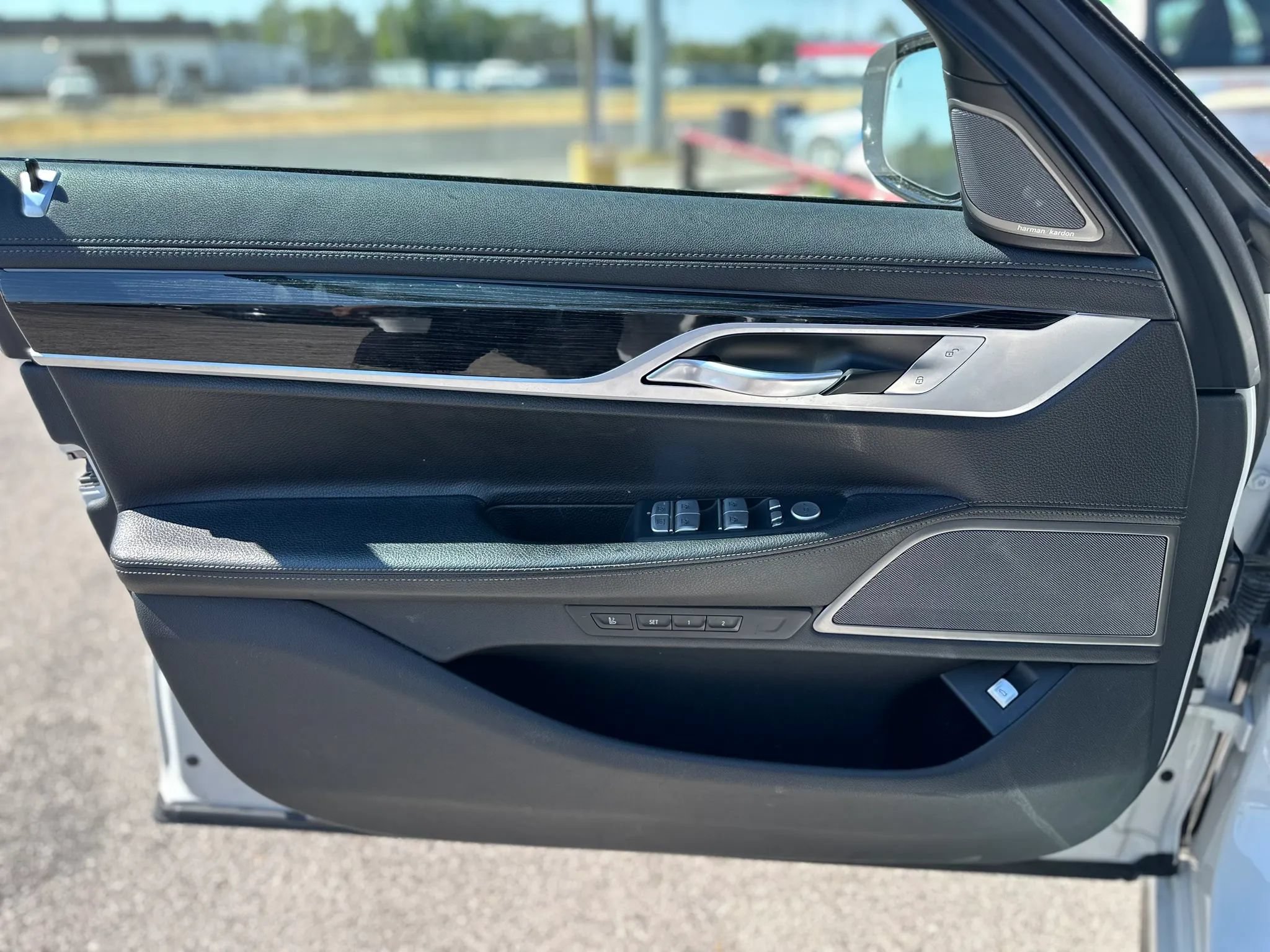 Used 2019 BMW 740i w/ M Sport Package RWD image 21