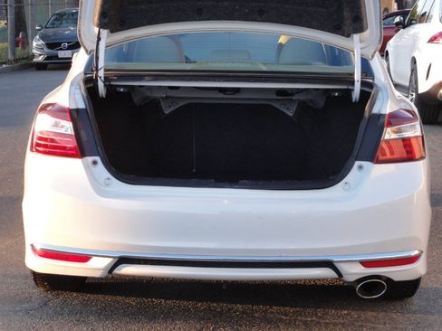 Used 2017 Honda Accord EX-L image 37