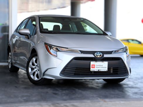 Used 2023 Toyota Corolla LE image 2
