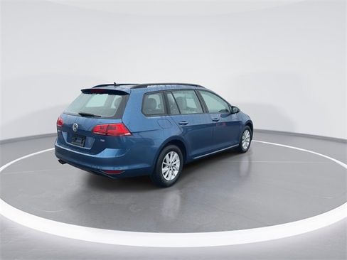 Used 2016 Volkswagen Golf S image 8