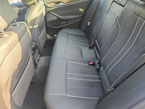 Used 2023 BMW 530i xDrive 530i xDrive image 16