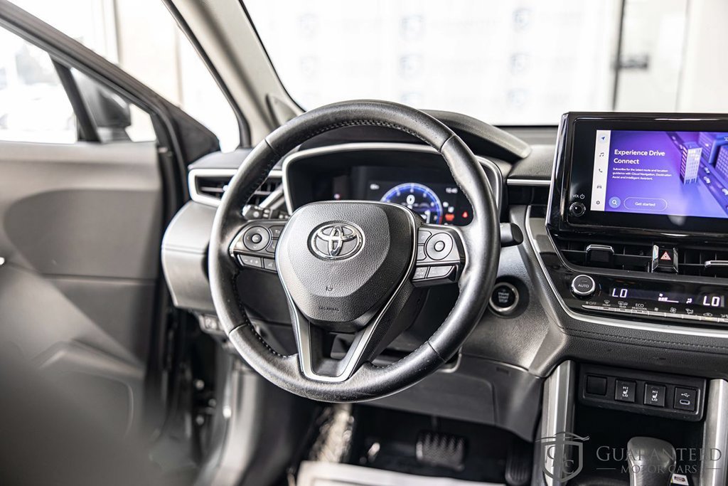 Used 2023 Toyota Corolla Cross XLE w/ Convenience Package AWD/4WD image 38
