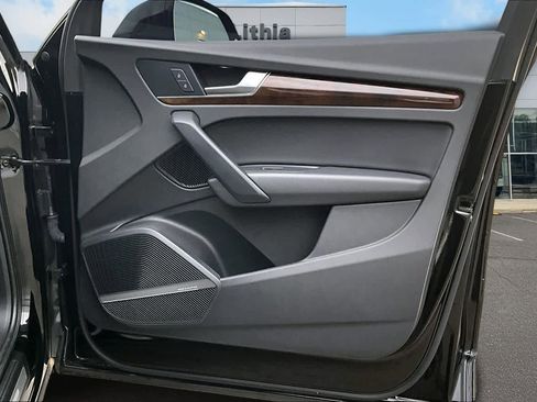 Used 2018 Audi Q5 2.0T Premium Plus w/ Premium Plus Package image 29