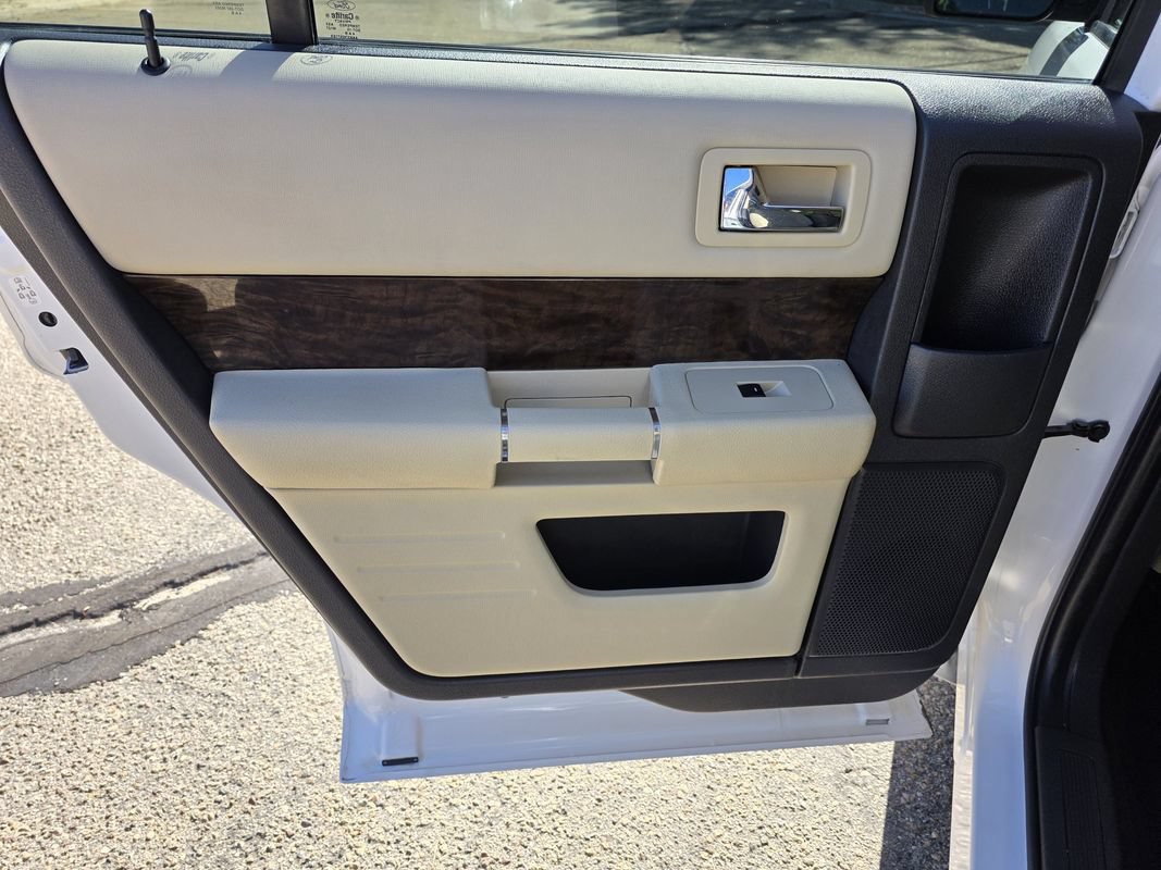 Used 2014 Ford Flex Limited w/ Equipment Group 301A AWD/4WD image 16