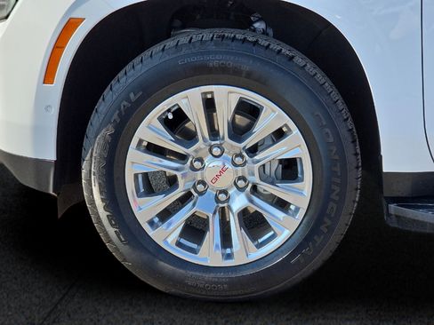 Used 2025 GMC Yukon Denali AWD/4WD image 8
