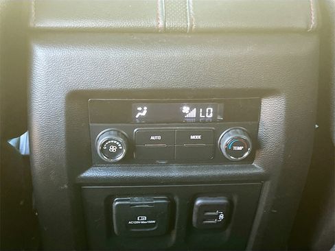 Used 2023 Chevrolet Traverse RS image 26