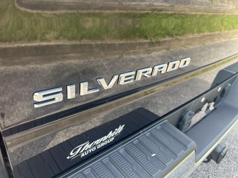 Used 2023 Chevrolet Silverado 1500 LT AWD/4WD image 15