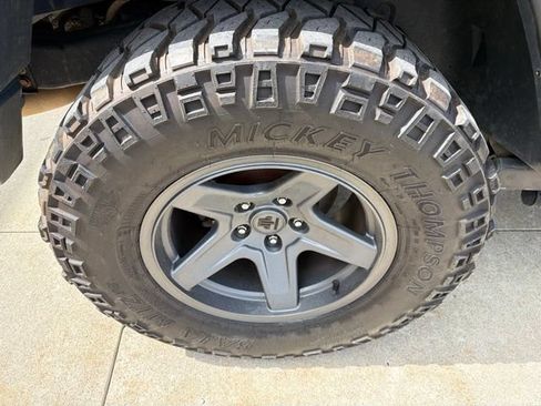 Certified 2016 Jeep Wrangler Unlimited Rubicon w/ Connectivity Group AWD/4WD image 7