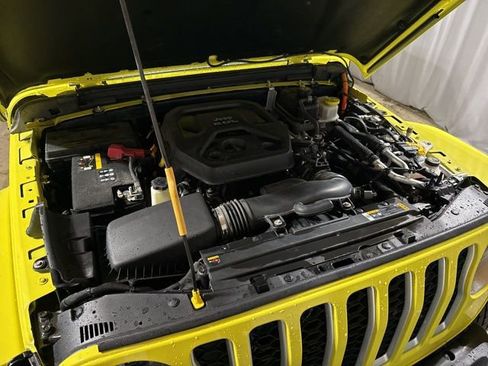 Used 2023 Jeep Wrangler Unlimited Sahara w/ Cold Weather Group image 16