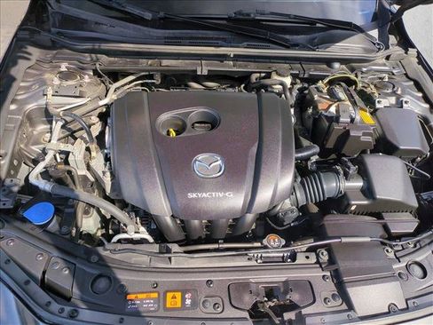 Used 2019 MAZDA MAZDA3 Hatchback w/ Preferred Package image 22